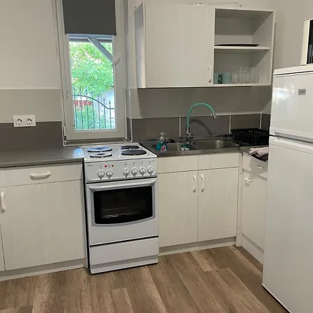 Leda Vendeghaz Apartamento *