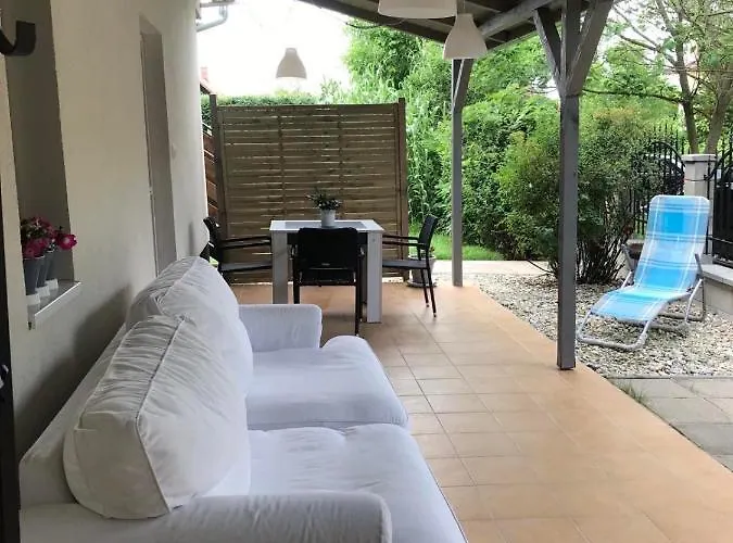 Leda Vendeghaz * 鲍洛通费尼韦什