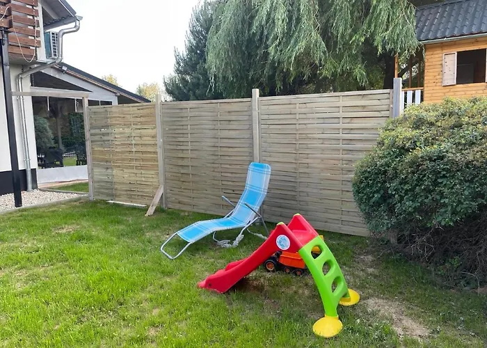 Leda Vendeghaz 鲍洛通费尼韦什