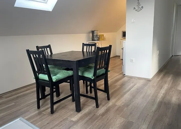 Leda Vendeghaz * 鲍洛通费尼韦什